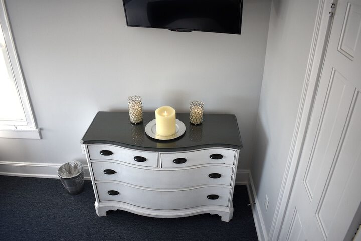 Room 121 of 183