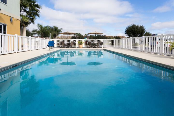 Holiday Inn Express Hotel & Suites Tavares - Leesburg by IHG