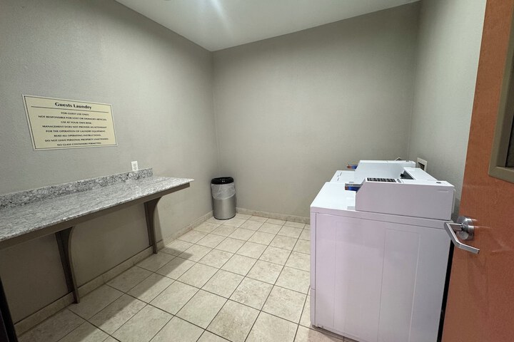 Best Western Cleveland Inn & Suites