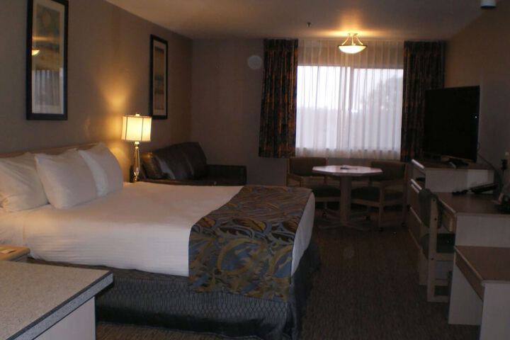 Room 13 of 23