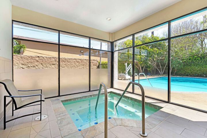 Best Western Plus Newport Mesa Inn