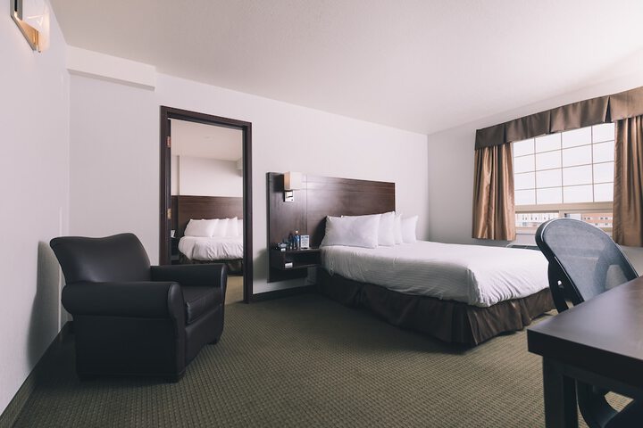 Room 13 of 33
