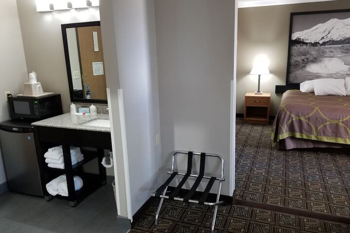 Room 17 of 31