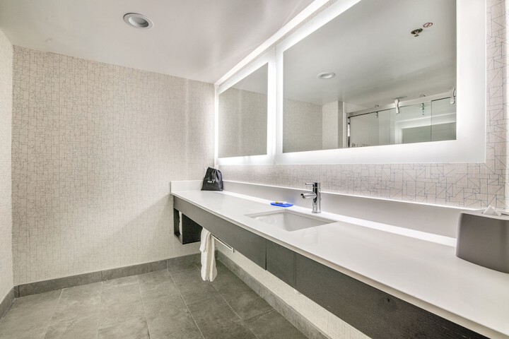 Holiday Inn Express & Suites Longview North by IHG