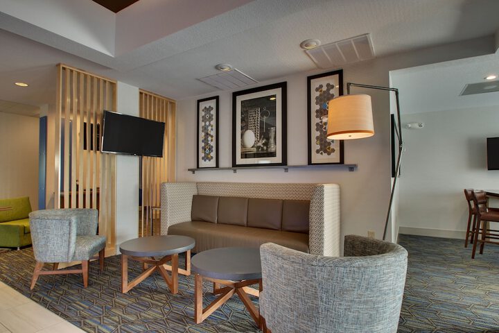 Holiday Inn Express & Suites Morris by IHG