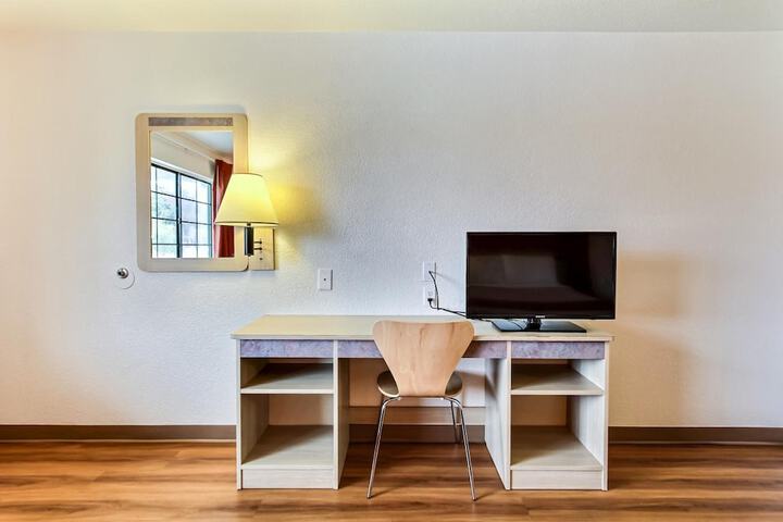 Room 9 of 23