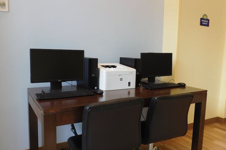 Business Center 47 of 47