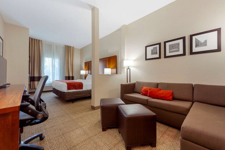 Room 16 of 40