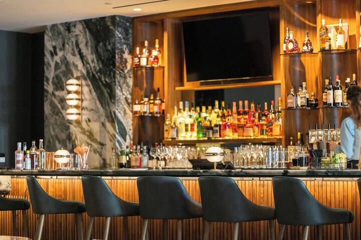 Lounge 108 of 126