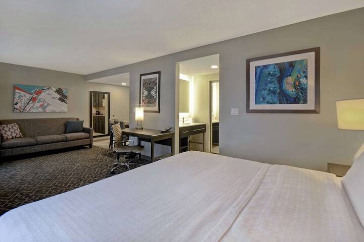 Homewood Suites by Hilton Edgewater