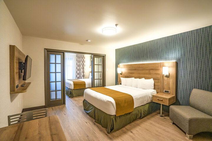 Room 32 of 47