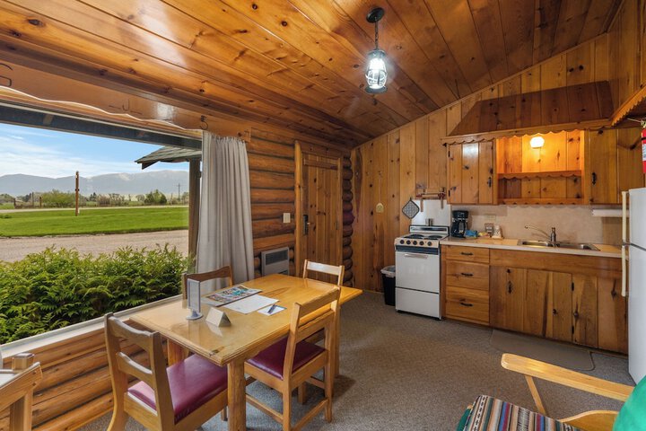 El Western Cabins & Lodges