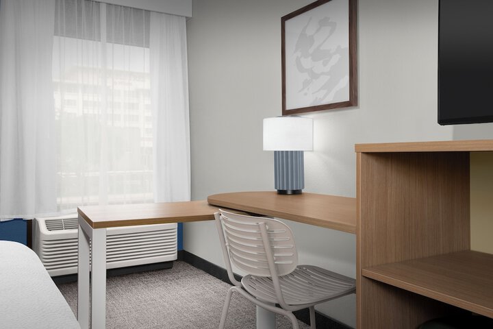 Room 11 of 25