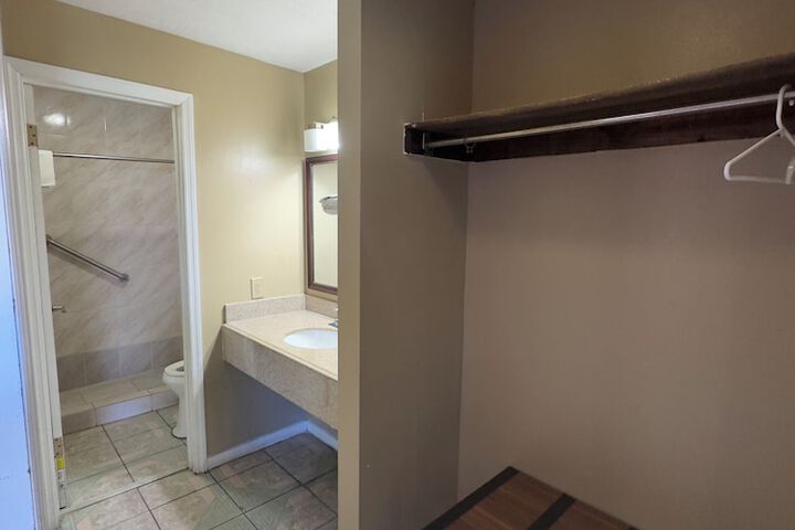 Economy Inn
