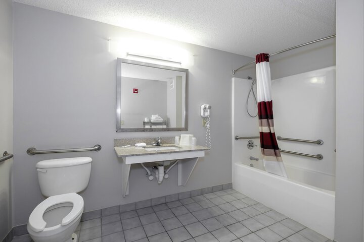 Room 9 of 25