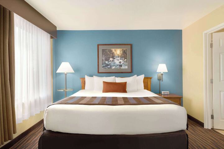 Wingate by Wyndham Greenwood Village / Denver Tech