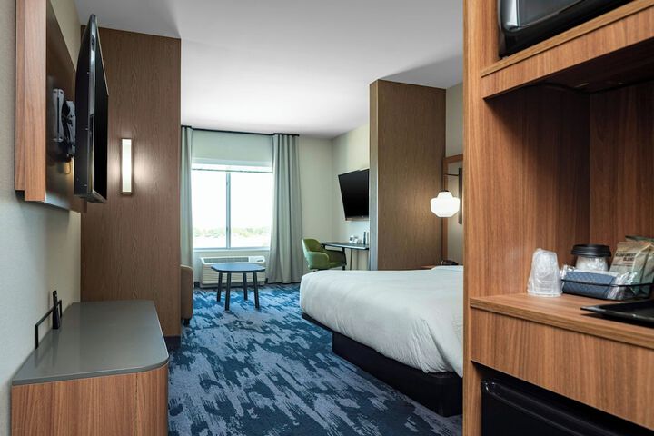 Room 12 of 28