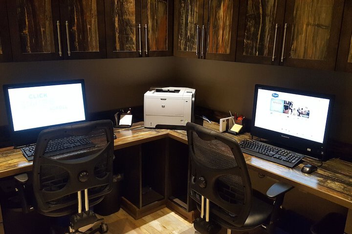 Business Center 90 of 90