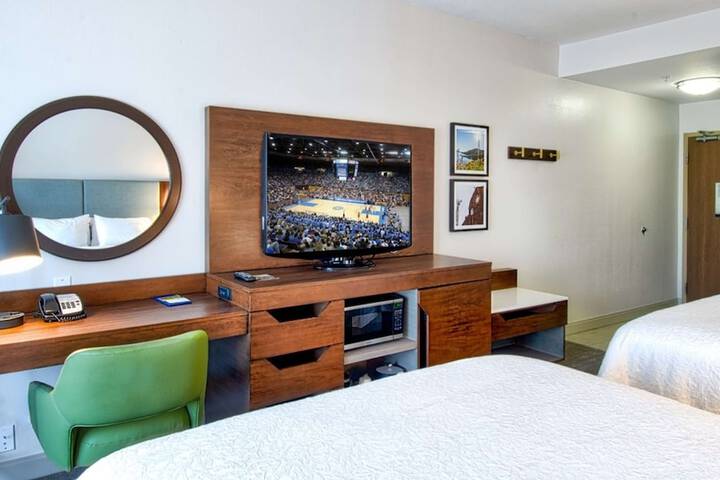 Room 15 of 34