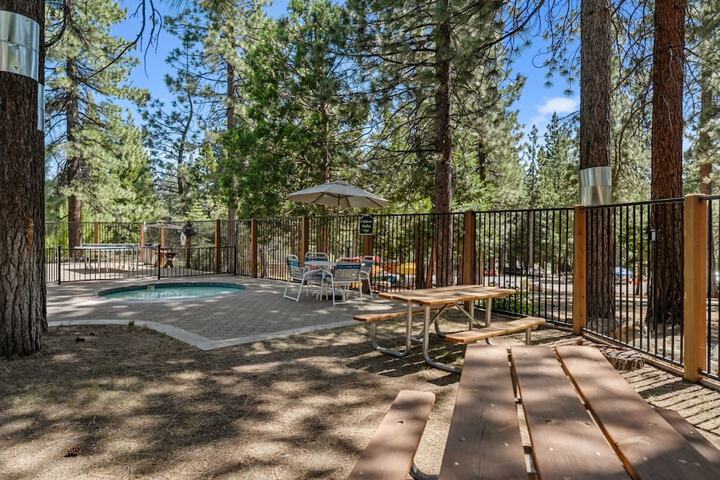 Enjoy Forest Views Retreat at Kingswood Village!