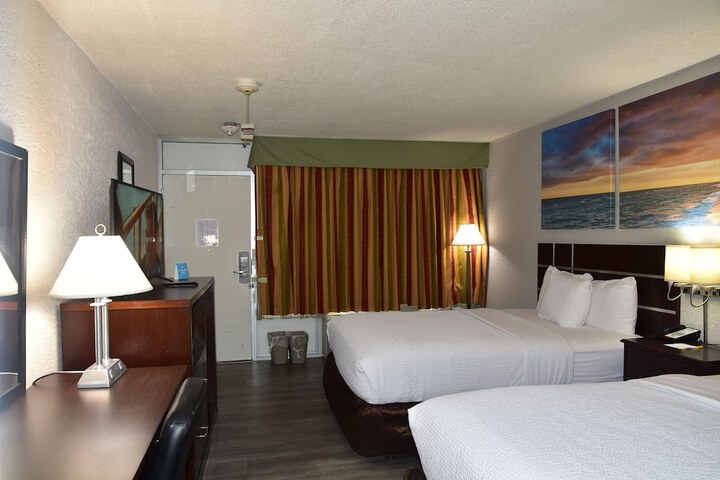 Days Inn by Wyndham Stuart