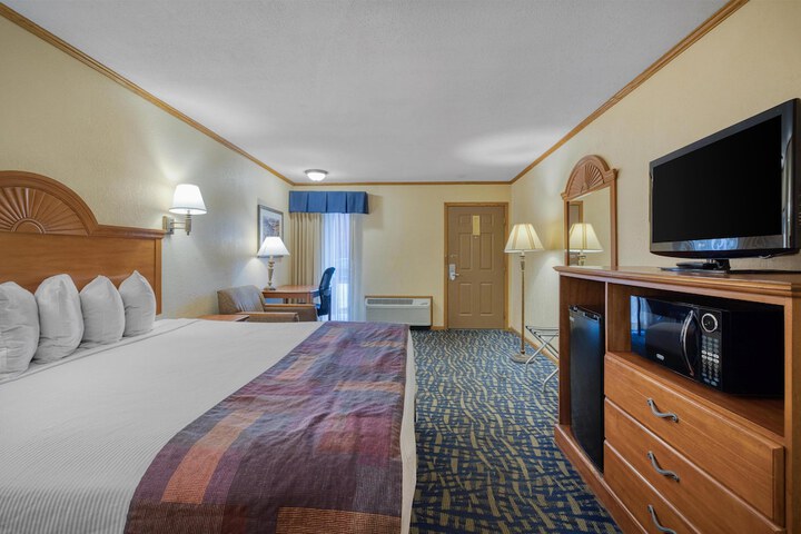 SureStay by Best Western Kansas City Country Inn North