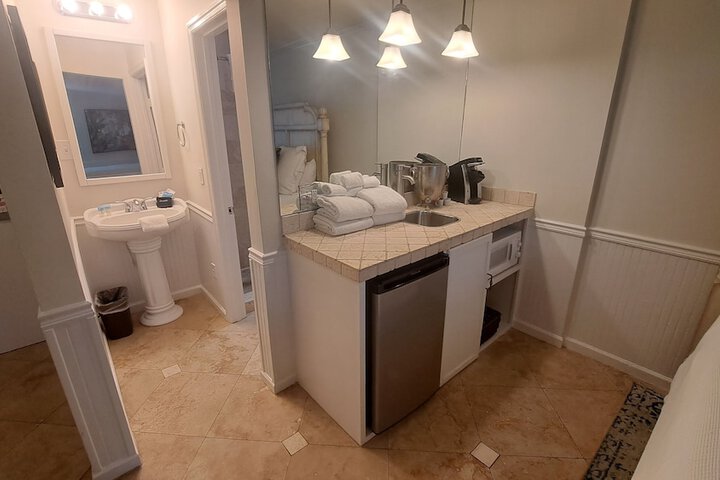 Saint Simons Inn by the Lighthouse