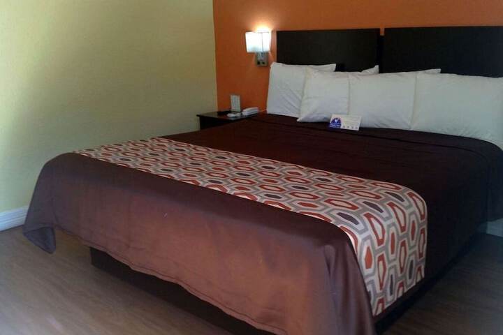 Room 30 of 54