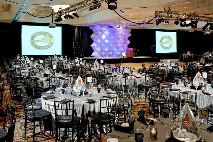 Hilton East Brunswick Hotel & Executive Meeting Center