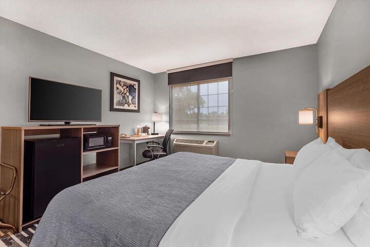 Quality Inn Chesterton near Indiana Dunes National Park I-94