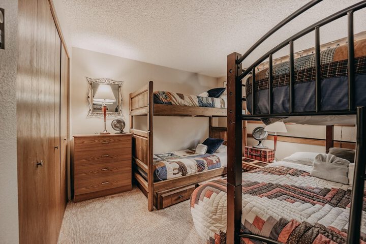 84SW - Sauna - Soaker Tub - Fireplace - Sleeps 6