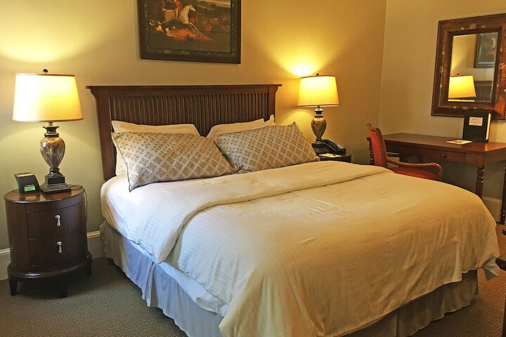 Room 156 of 235
