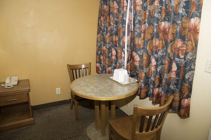 Room 9 of 37