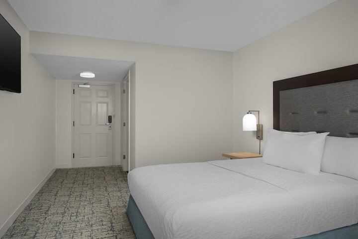 Homewood Suites by Hilton Raleigh / Cary