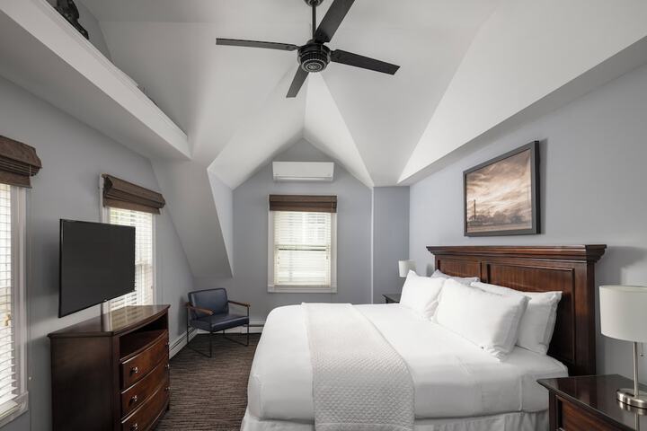 Crowne Pointe Historic Inn & Spa - Adults Only