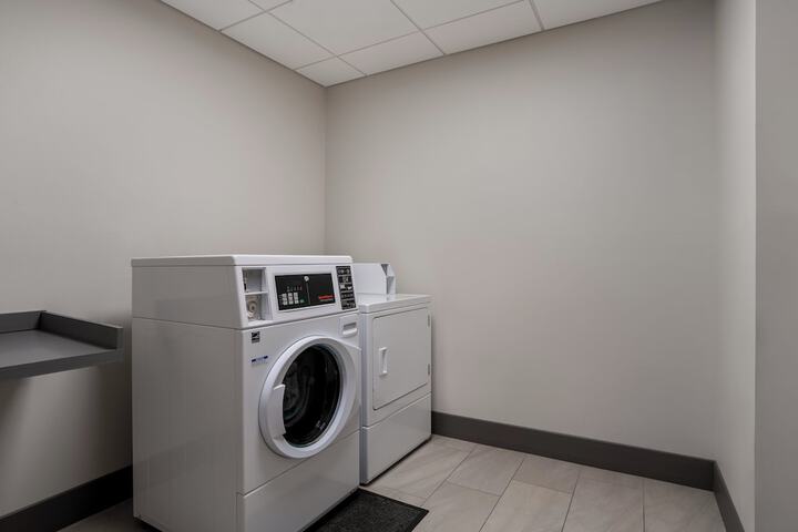 Holiday Inn Express & Suites Linden – Newark South by IHG