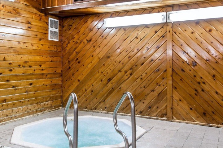 Pool 4 of 47