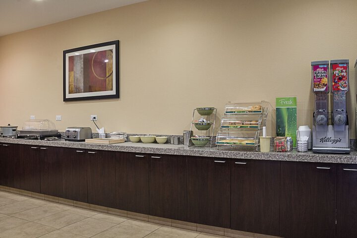 Quality Inn & Suites Minot North