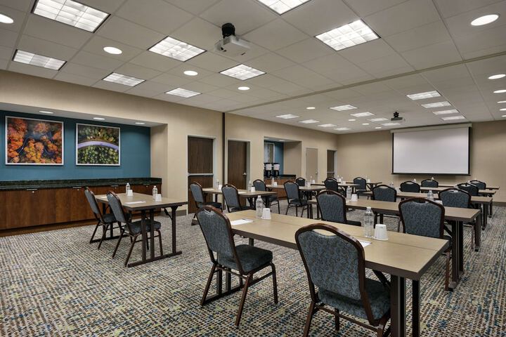 Hampton Inn & Suites Tacoma / Puyallup