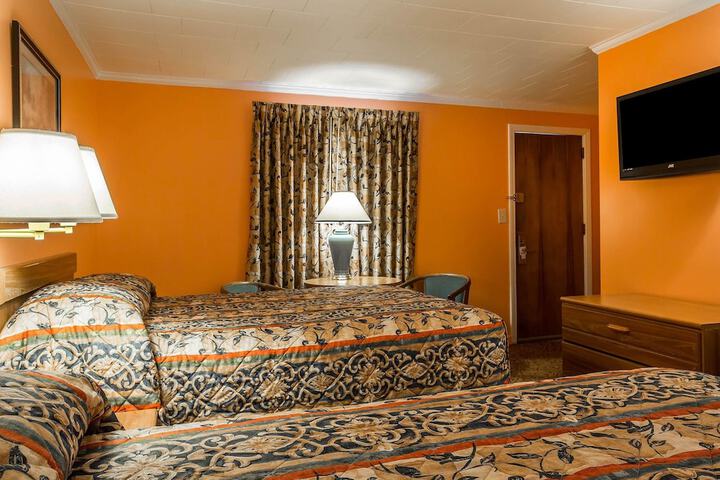 Room 10 of 26