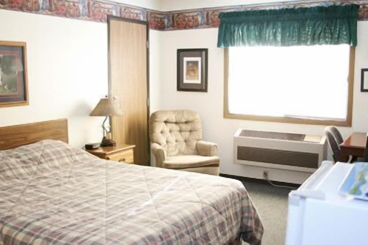 Riverside Inn