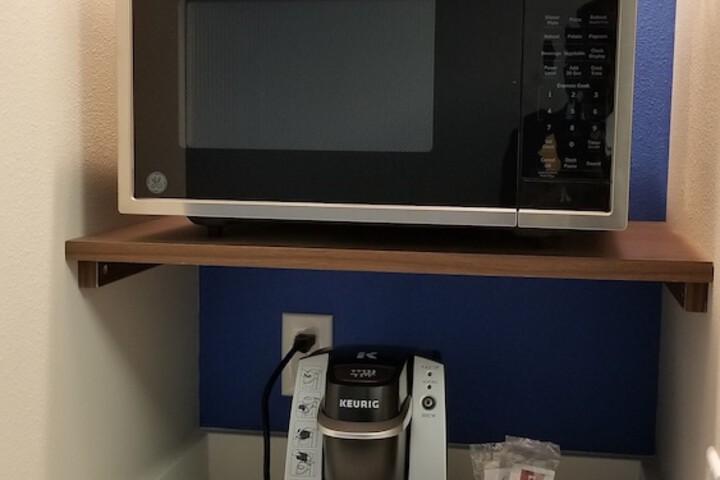 Holiday Inn Express & Suites Lake Forest by IHG