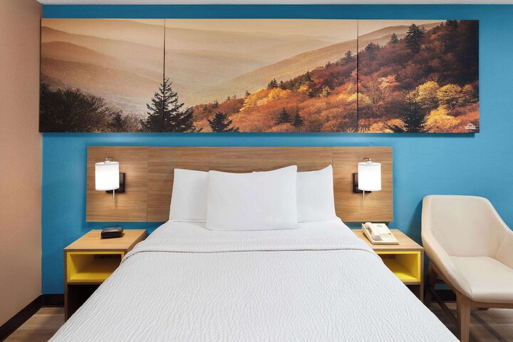 Days Inn by Wyndham Shelby