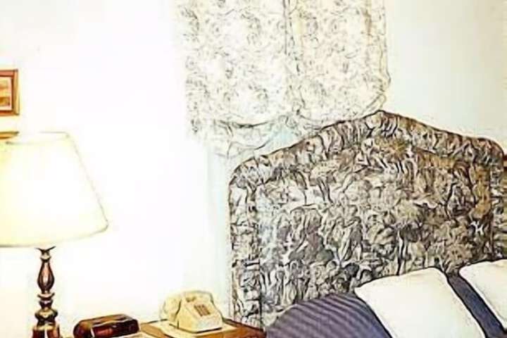 Room 18 of 36
