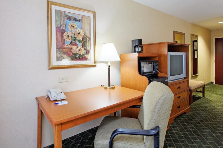 Room 12 of 33