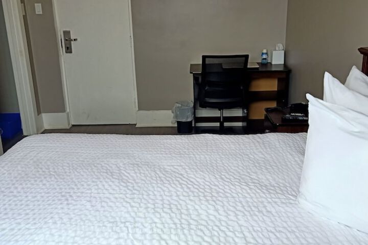 Room 8 of 35