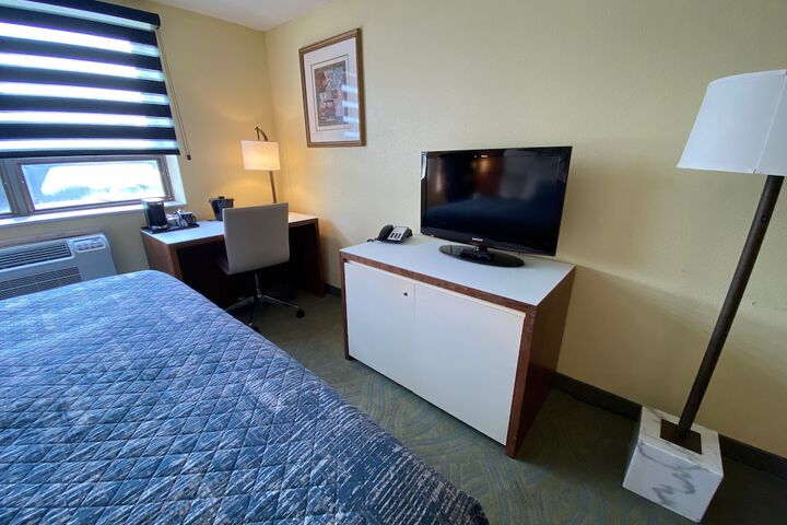 Room 35 of 81