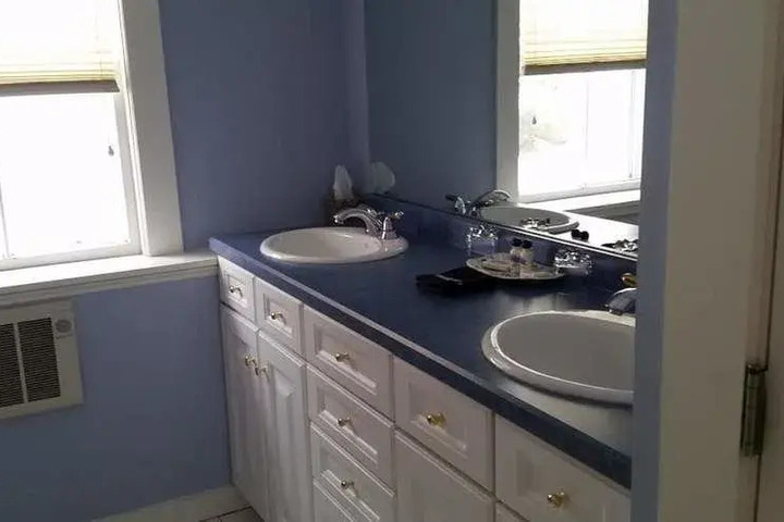 THE TRUMBULL HOUSE BED AND BREAKFAST