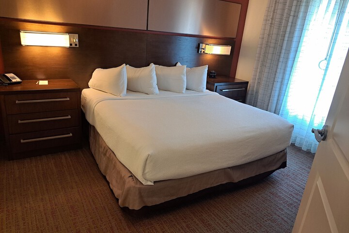 Room 35 of 46