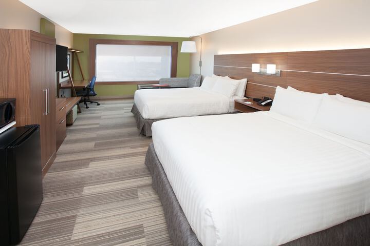 Holiday Inn Express and Suites Detroit / Sterling Heights by IHG